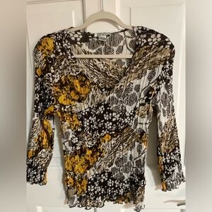 NWOT Alberto Makali Abstract Floral V-Neck Blouse
